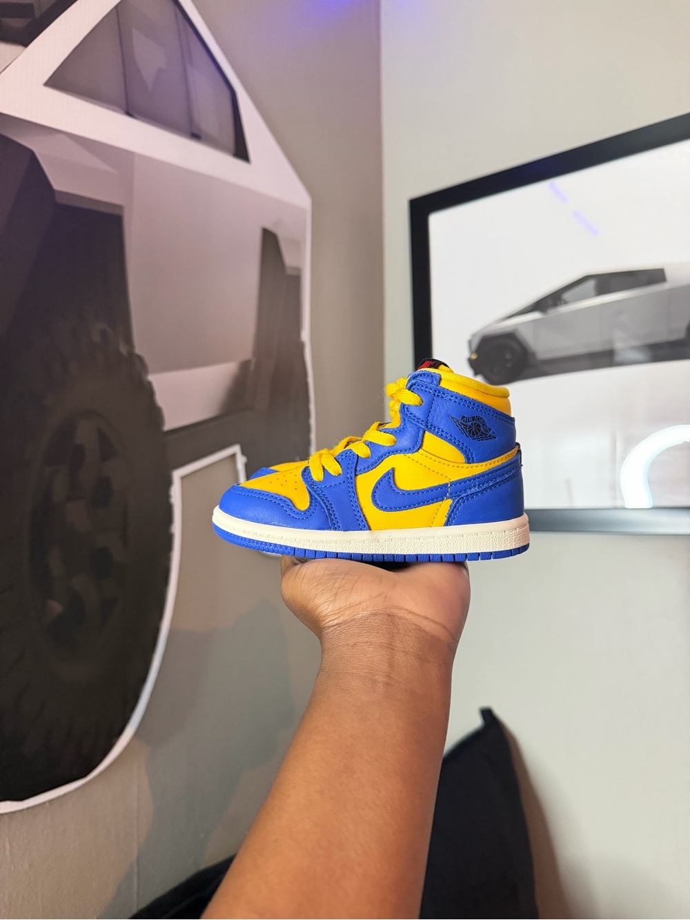 Jordan Kids High-Top Sneakers in Blue & Yellow